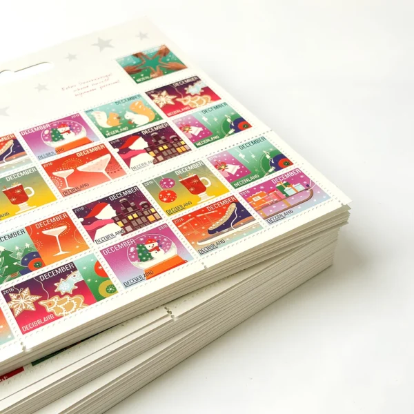 goedkope decemberzegels op stapel